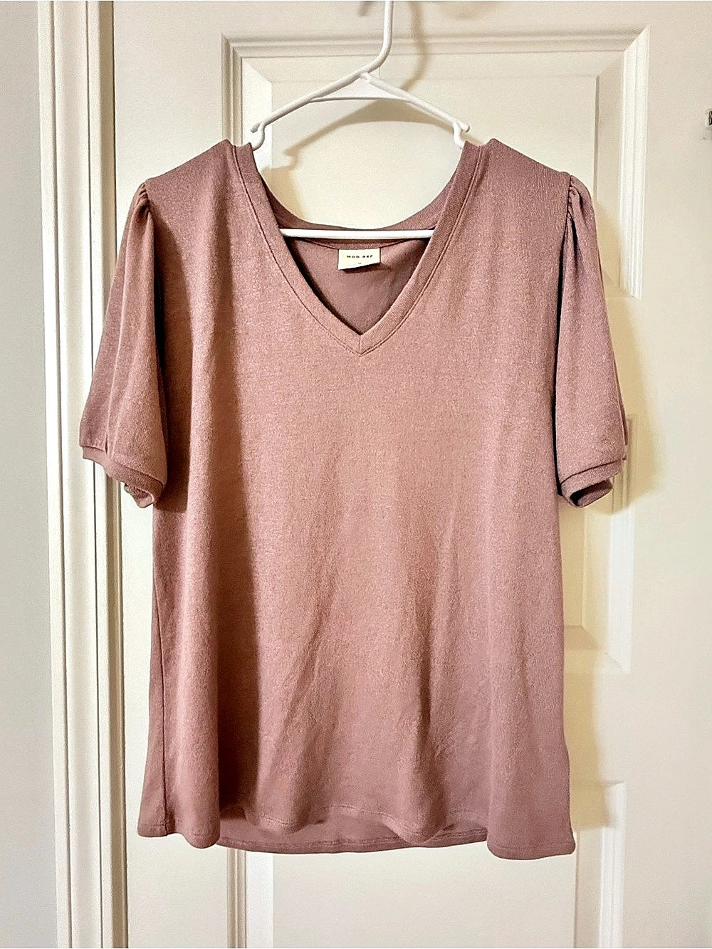 MOD REF V-Neck Puff Sleeve Top in Pink Size Medium